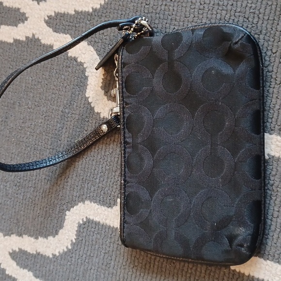 Coach Signature Wristlet Black Canvas & Siver Tone Hardware - Picture 6 of 13